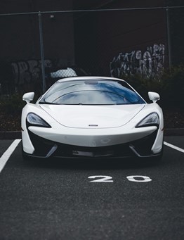 Biały McLaren 