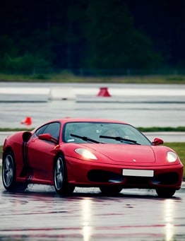 Jazda ulicami miast: Ferrari F430