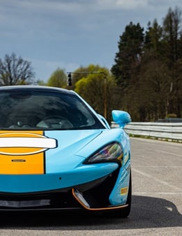 Jazda McLaren 570 GT dla dziecka jako pasażer