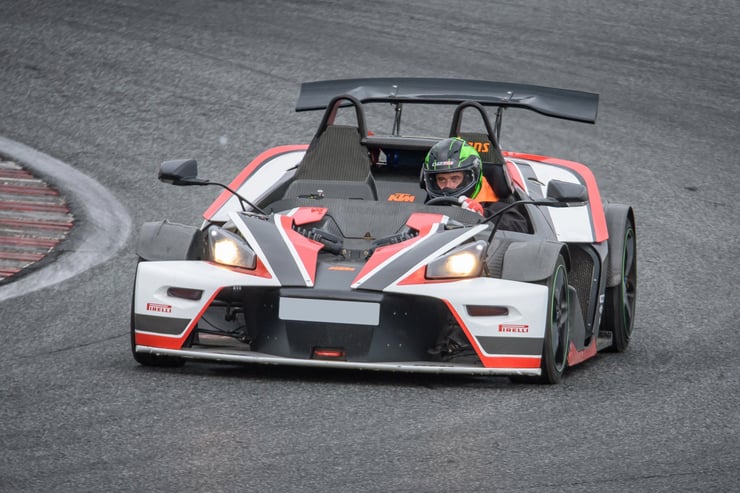 porównanie ferrari i ktm x-bow