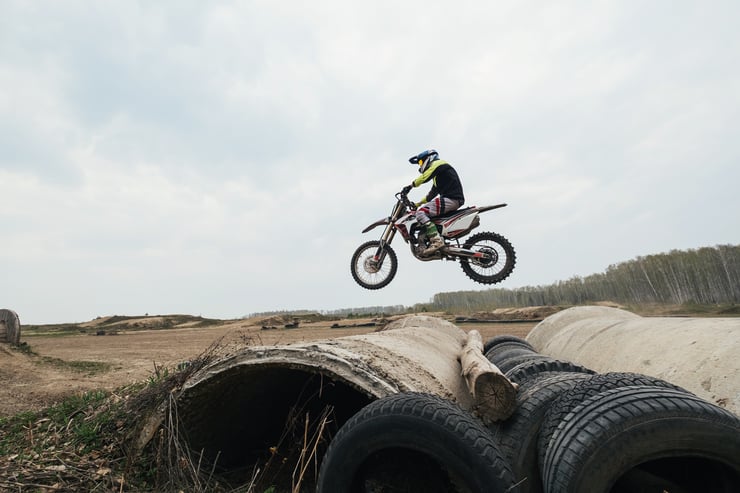 jazda wyczynowa motocyklem