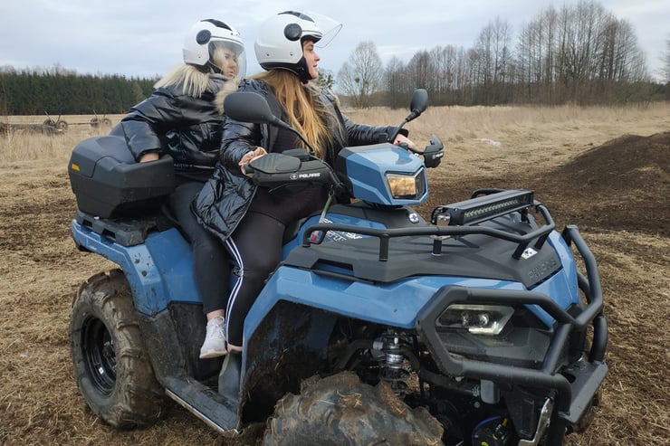kobiety na quadzie