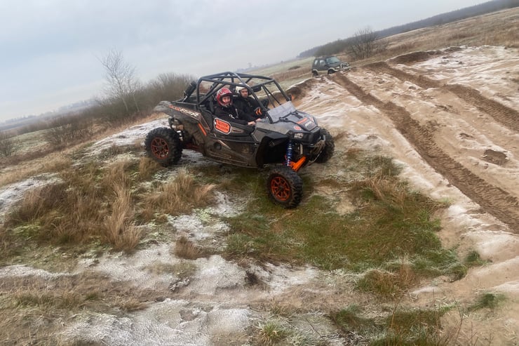 buggy zjeżdżające z górki