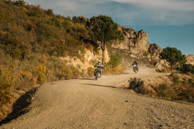 przejażdżka po bezdrożach motocyklami