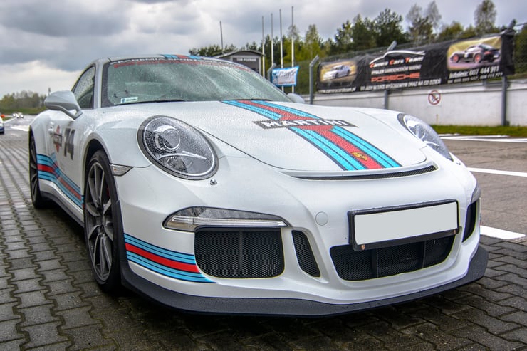 Widok na przód sportowego Porsche