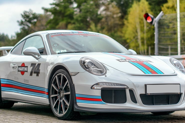 Widok na przód sportowego Porsche