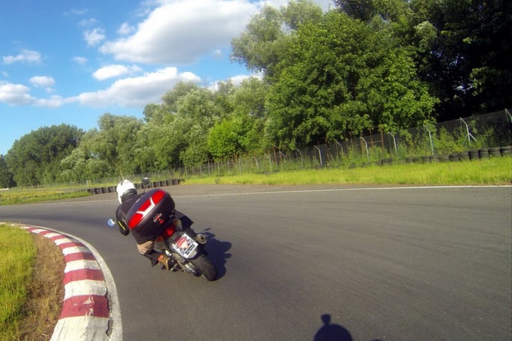 zajęcia z jazdy na motocyklu
