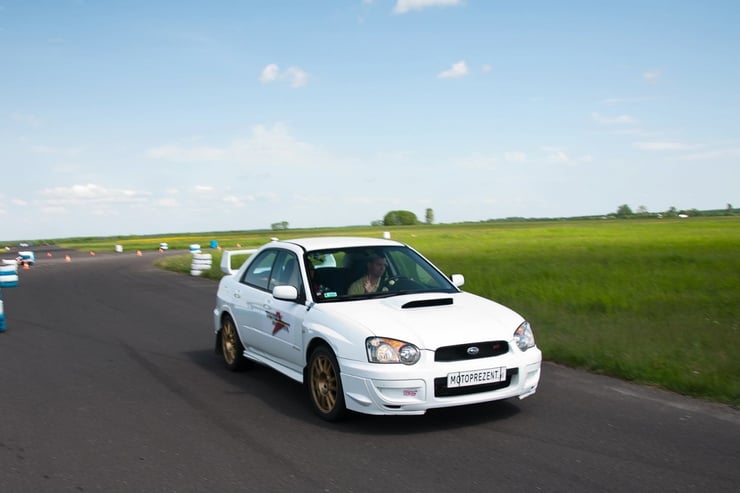 Jazda Subaru na torze