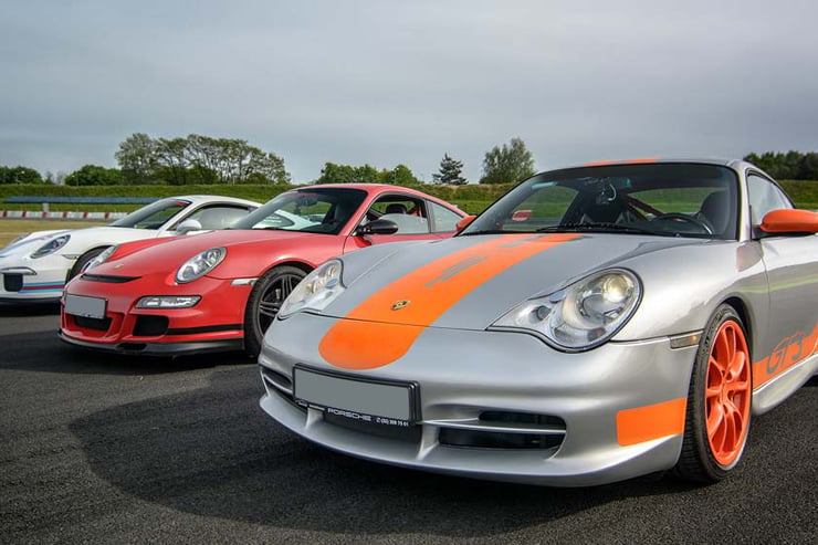 Porsche 911 pod dmuchanym namiotem