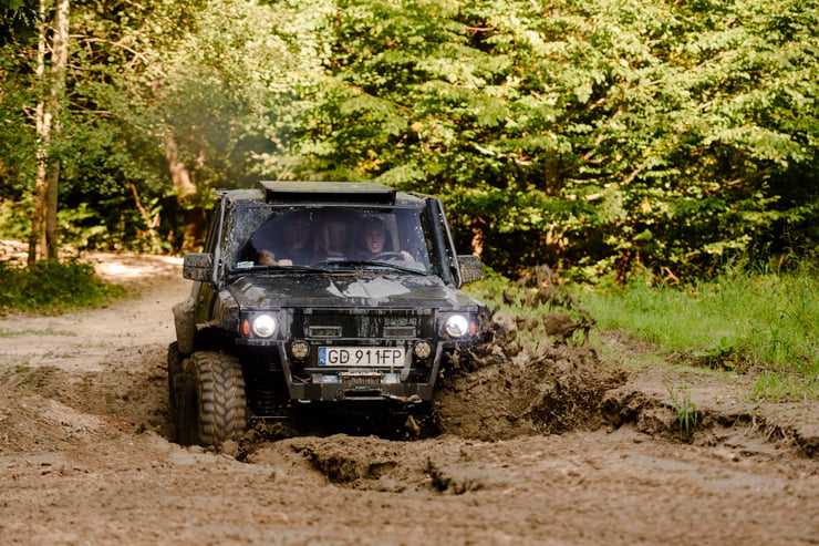 off road w lesie