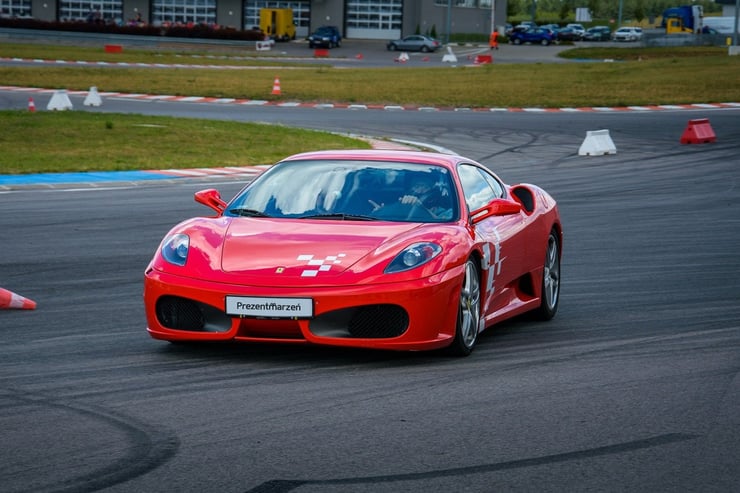 Czerwone Ferrari