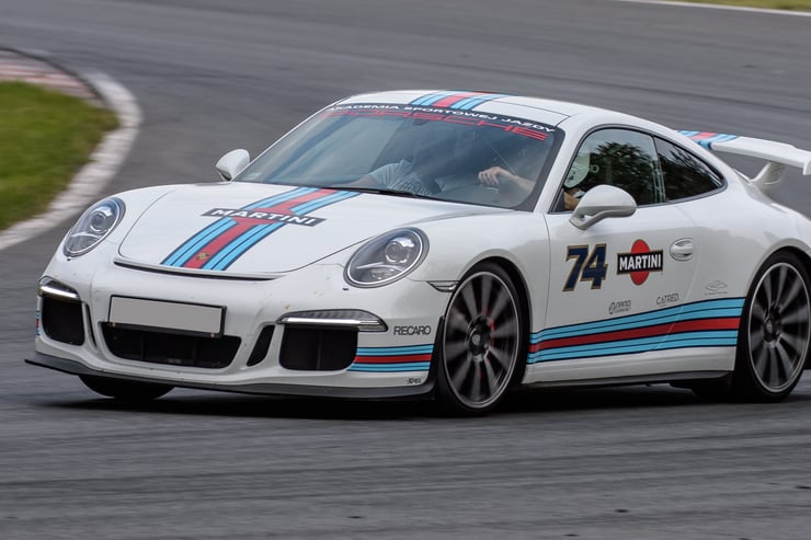 Widok na przód sportowego Porsche