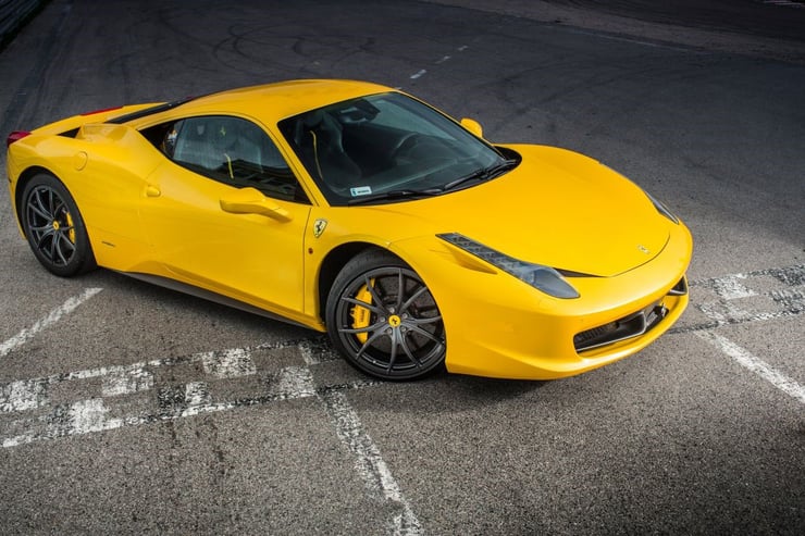 żółte ferrari