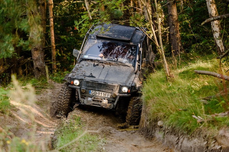 jazda off road w lesie