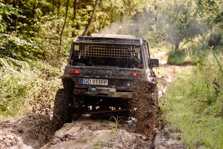 przejażdżka samochodem terenowym