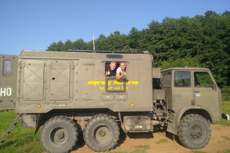 Jazda ciężarówką wojskową 